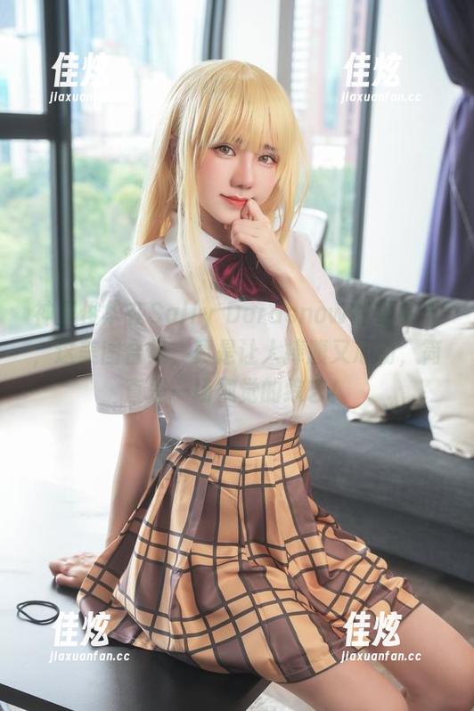 神里绫华在Sally Dorasnow的镜头下，这美图合集，真是让人捧腹又心动，简直是一场视觉的综艺！